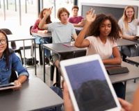 How to Use Digital Textbooks in the Classroom